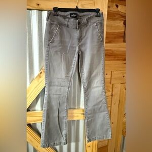 American Eagle Outfitters Women’s Gray, KICK Boot legged chino pants. Size 2